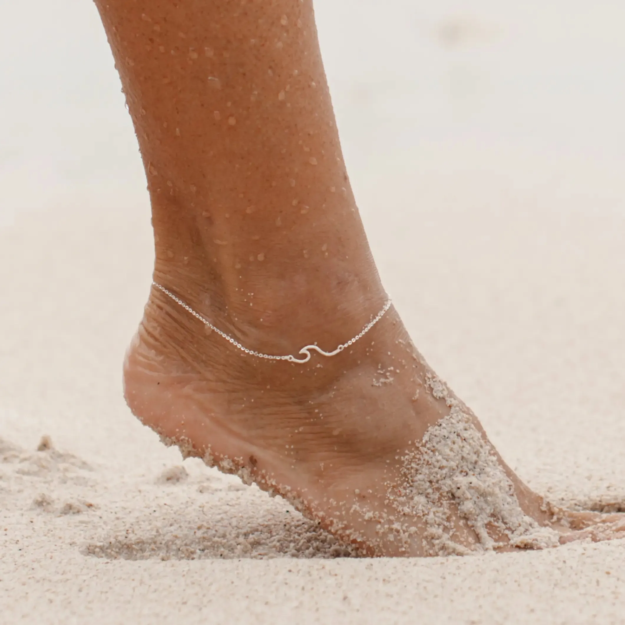 Asri Hammered Wave Anklet