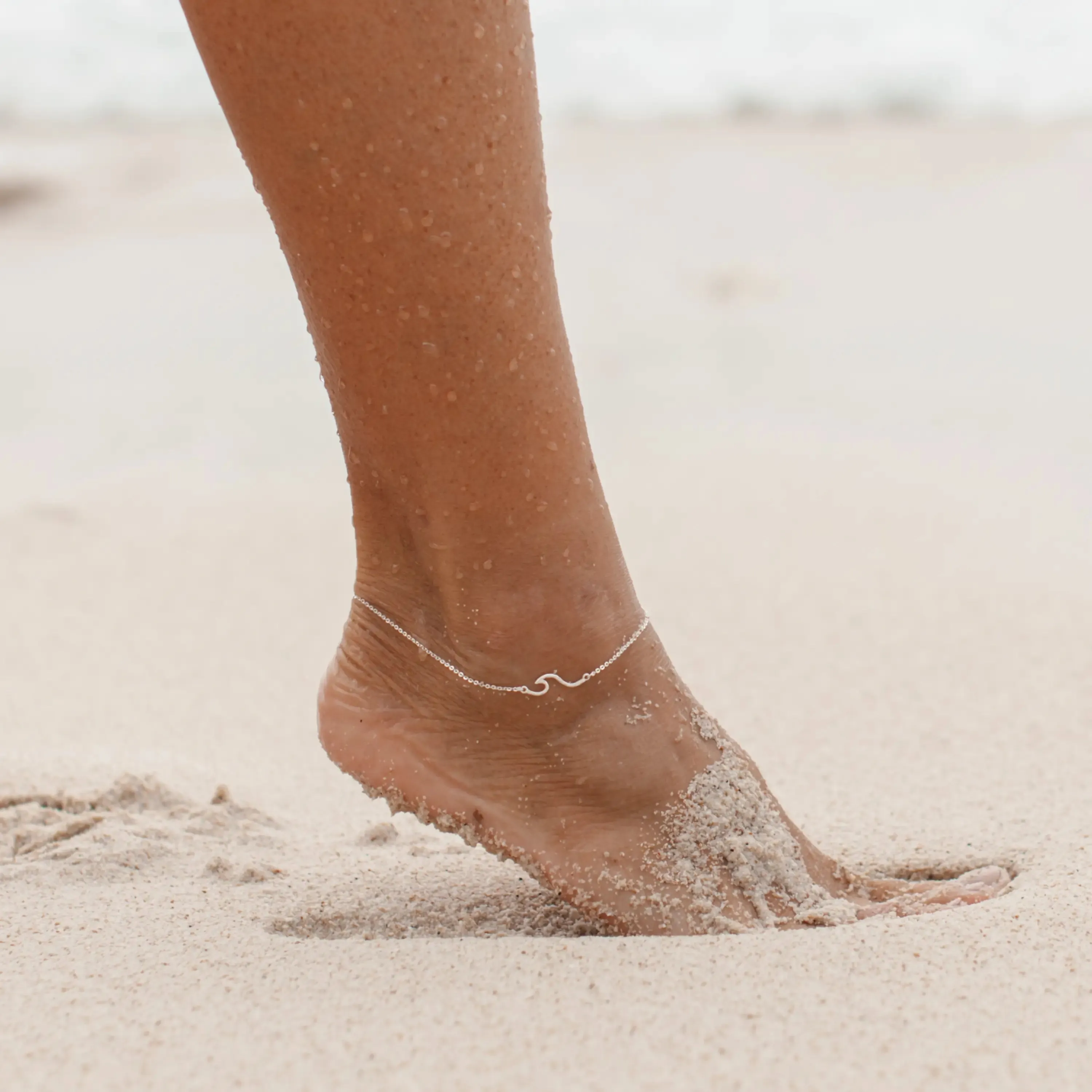 Asri Hammered Wave Anklet