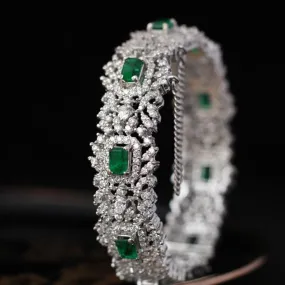 Bangle in Green Onyx and Zircons