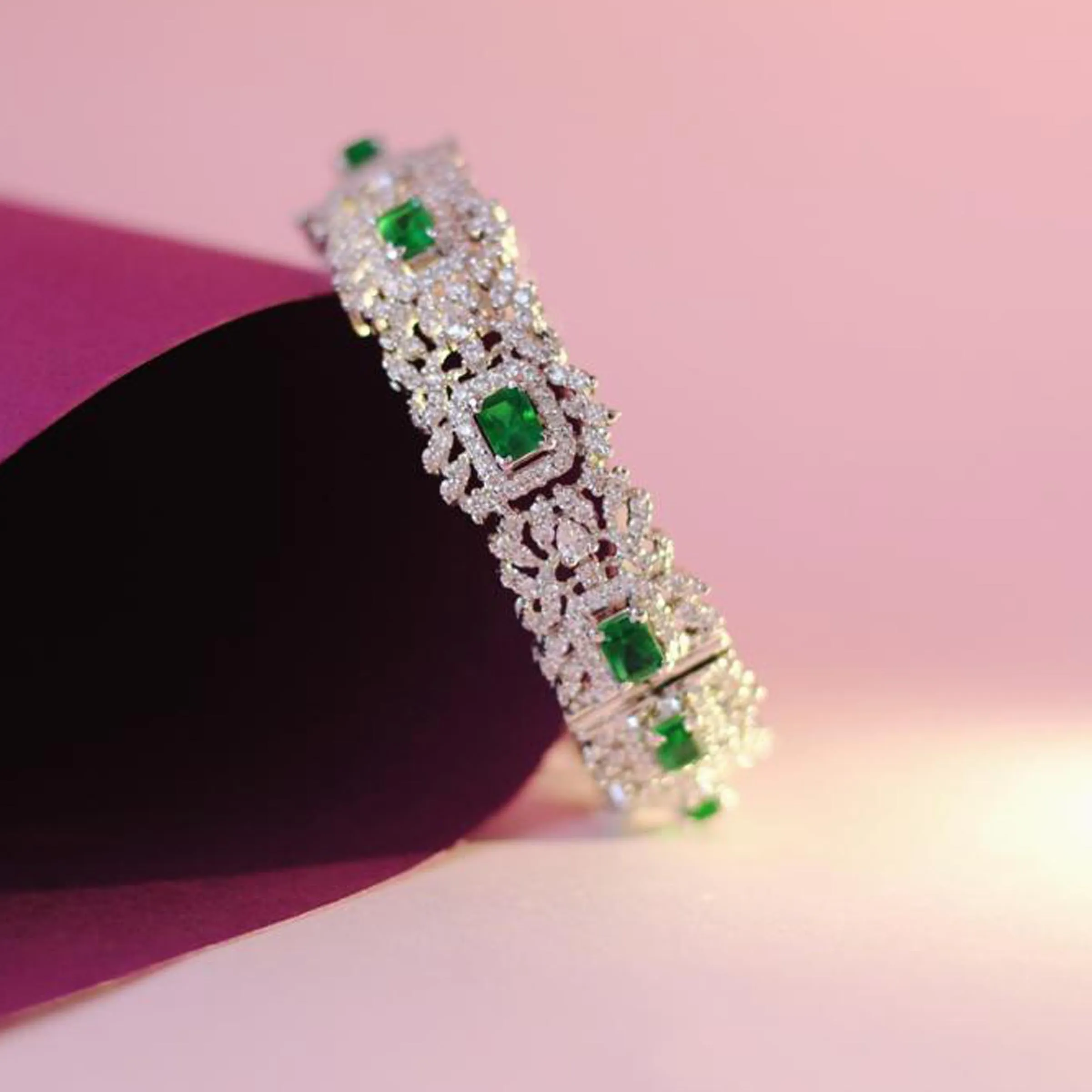 Bangle in Green Onyx and Zircons
