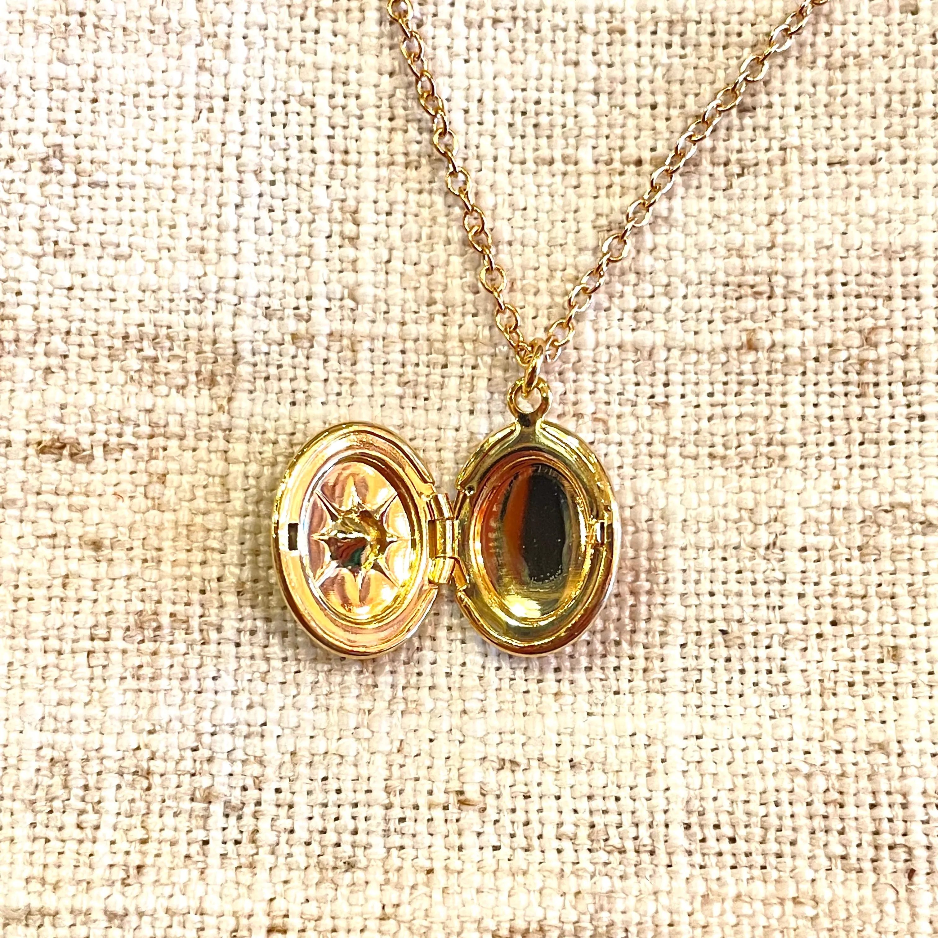 Bitty Rhinestone Centered Oval Locket Necklace