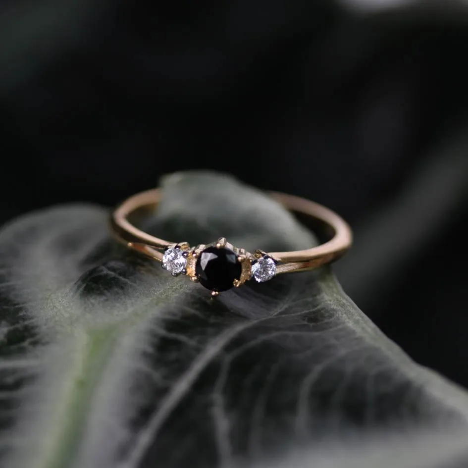CAPULET. Black Spinel Trilogy Gold Ring