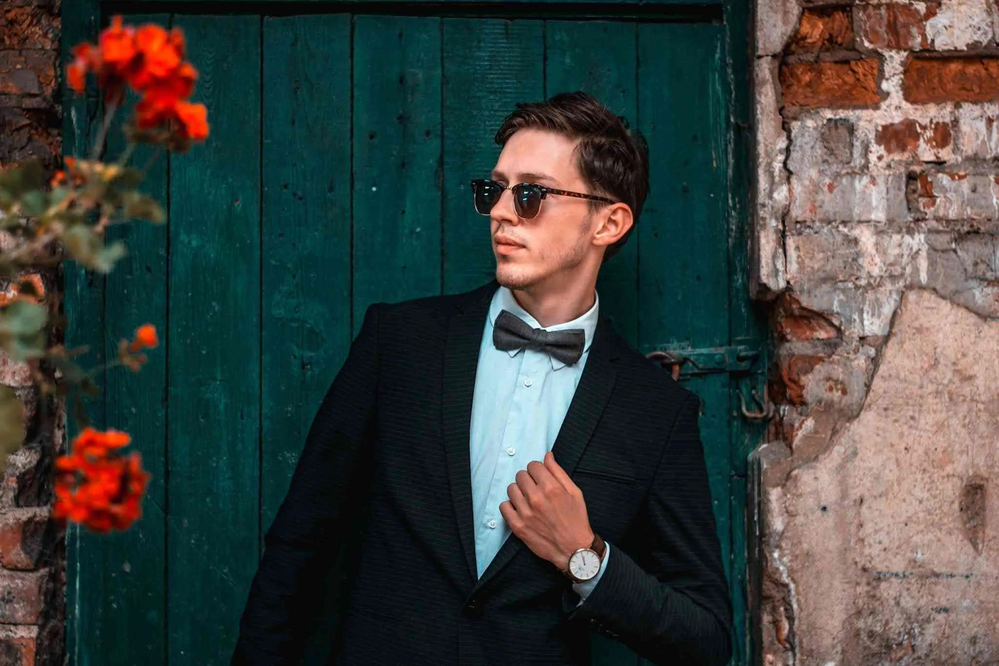 Effortlessly Stylish - Our Pre-tied Pink Bow Tie is Perfect for Groomsmen and Weddings
