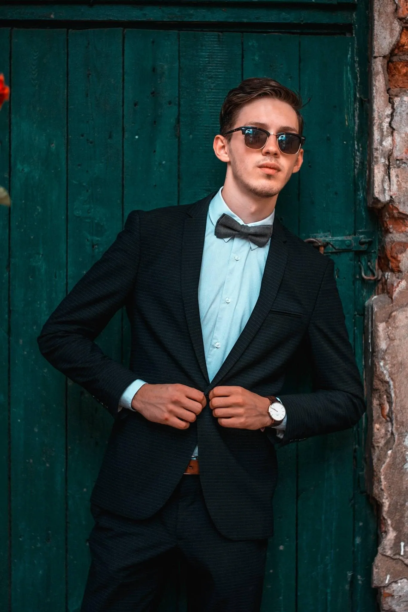Effortlessly Stylish - Our Pre-tied Pink Bow Tie is Perfect for Groomsmen and Weddings