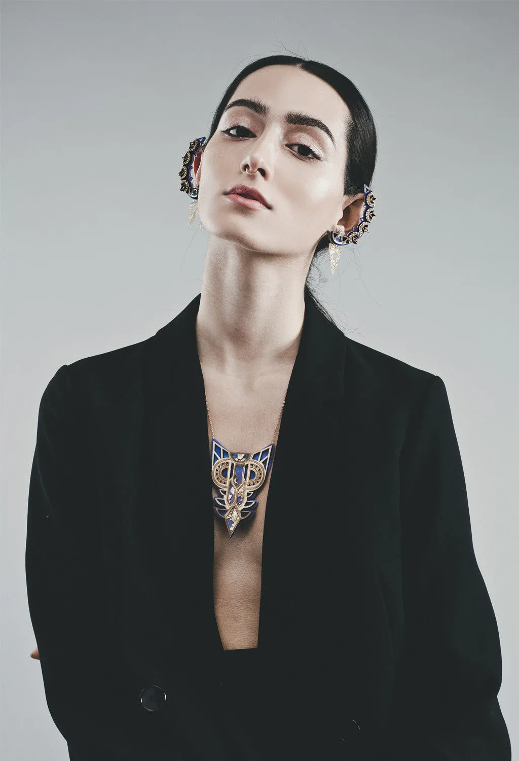 Elegant Empress-Inspired Ear Cuff for Sophisticated Style