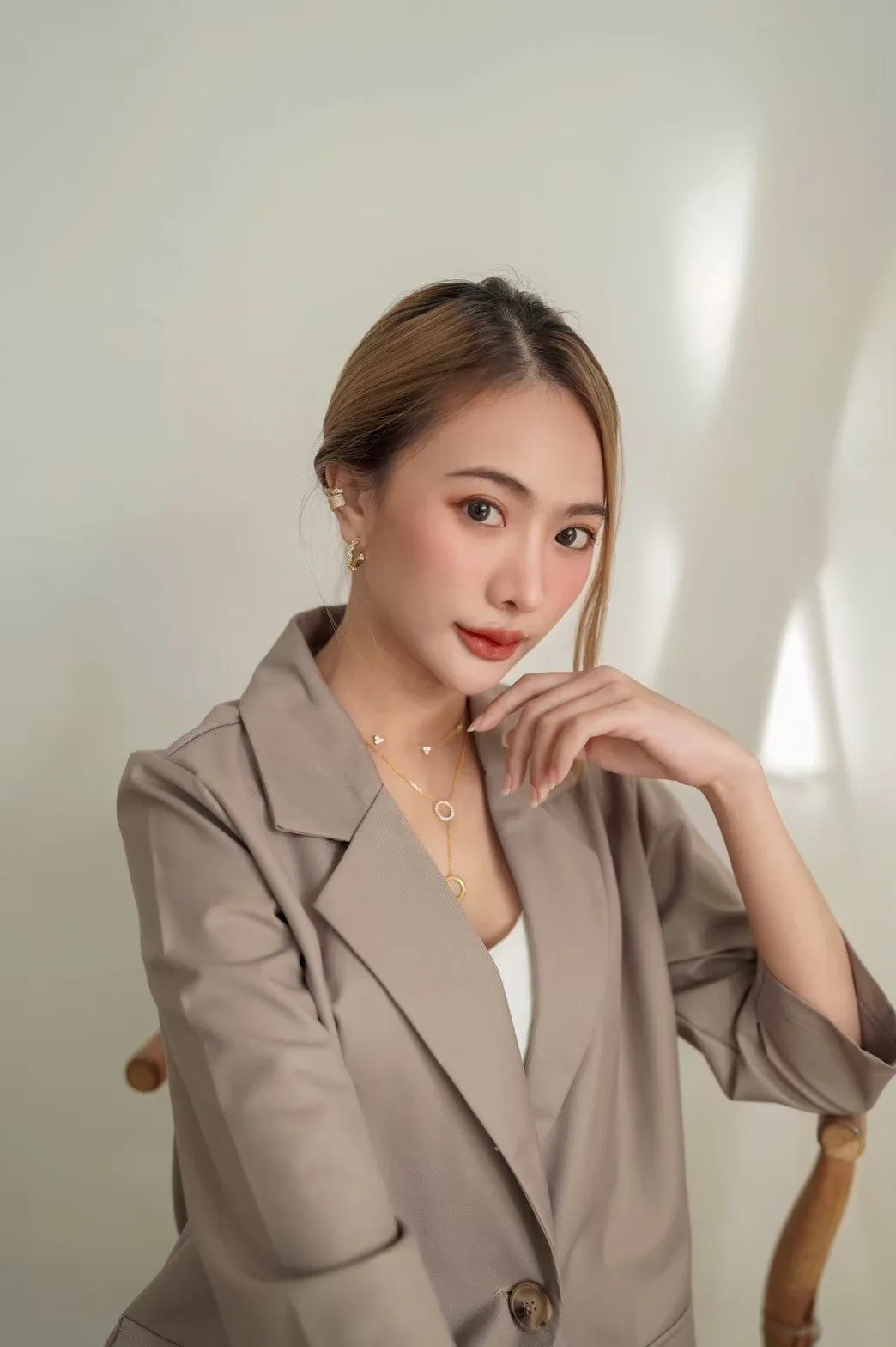 Luxurious 6 Roles Crystal Earcuff