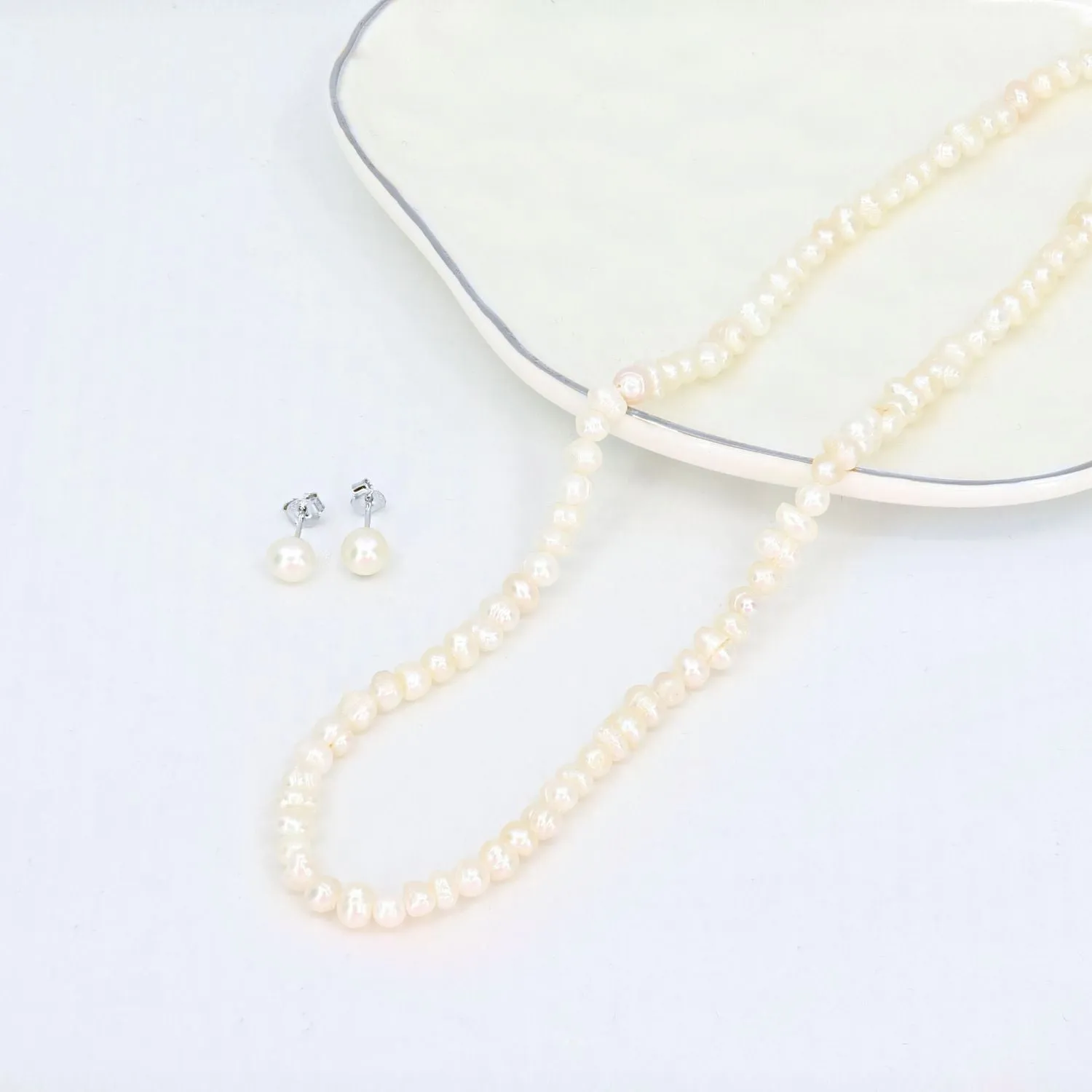 Natural Freshwater Pearl Necklace