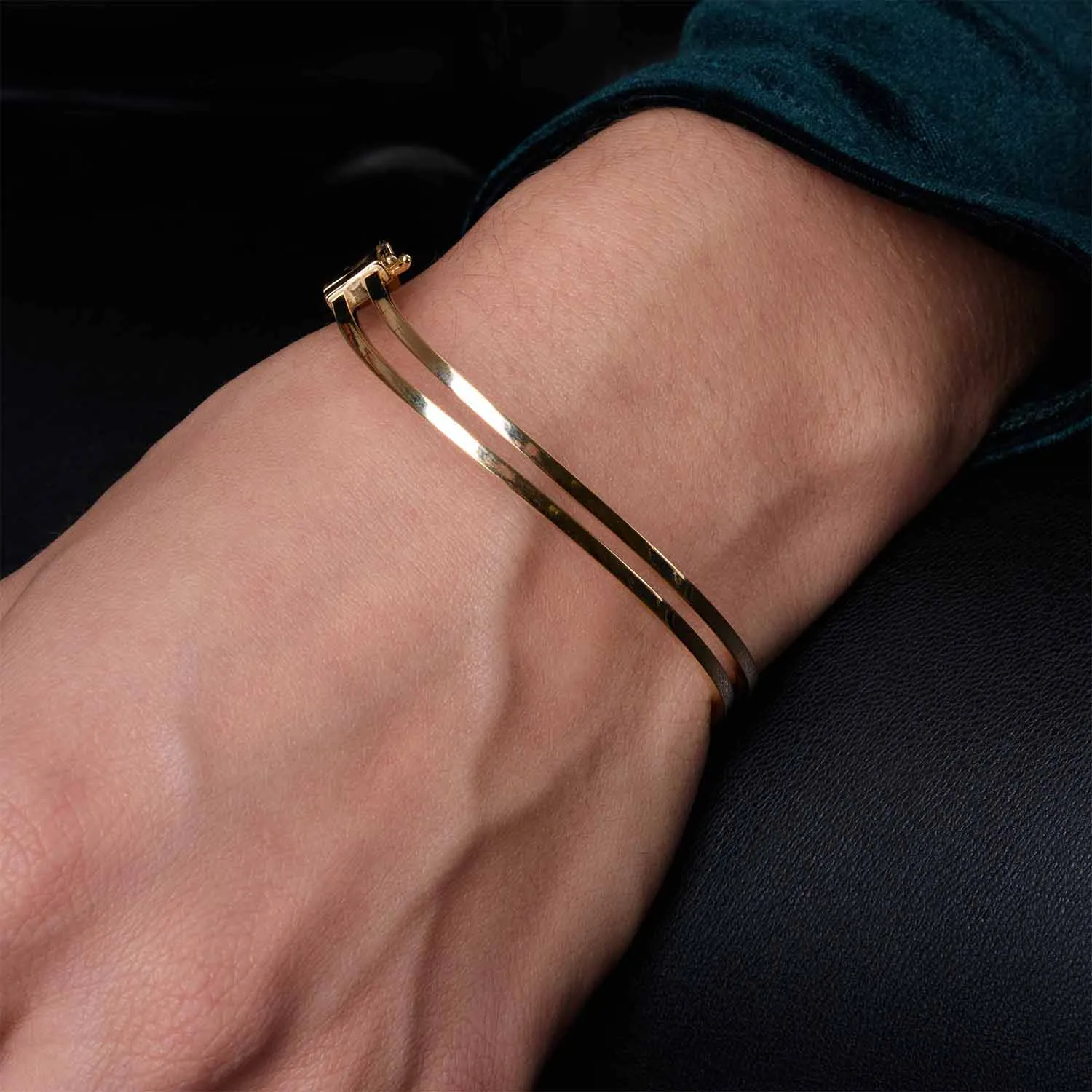 Ouro Double Bar Bangle in 9K Gold