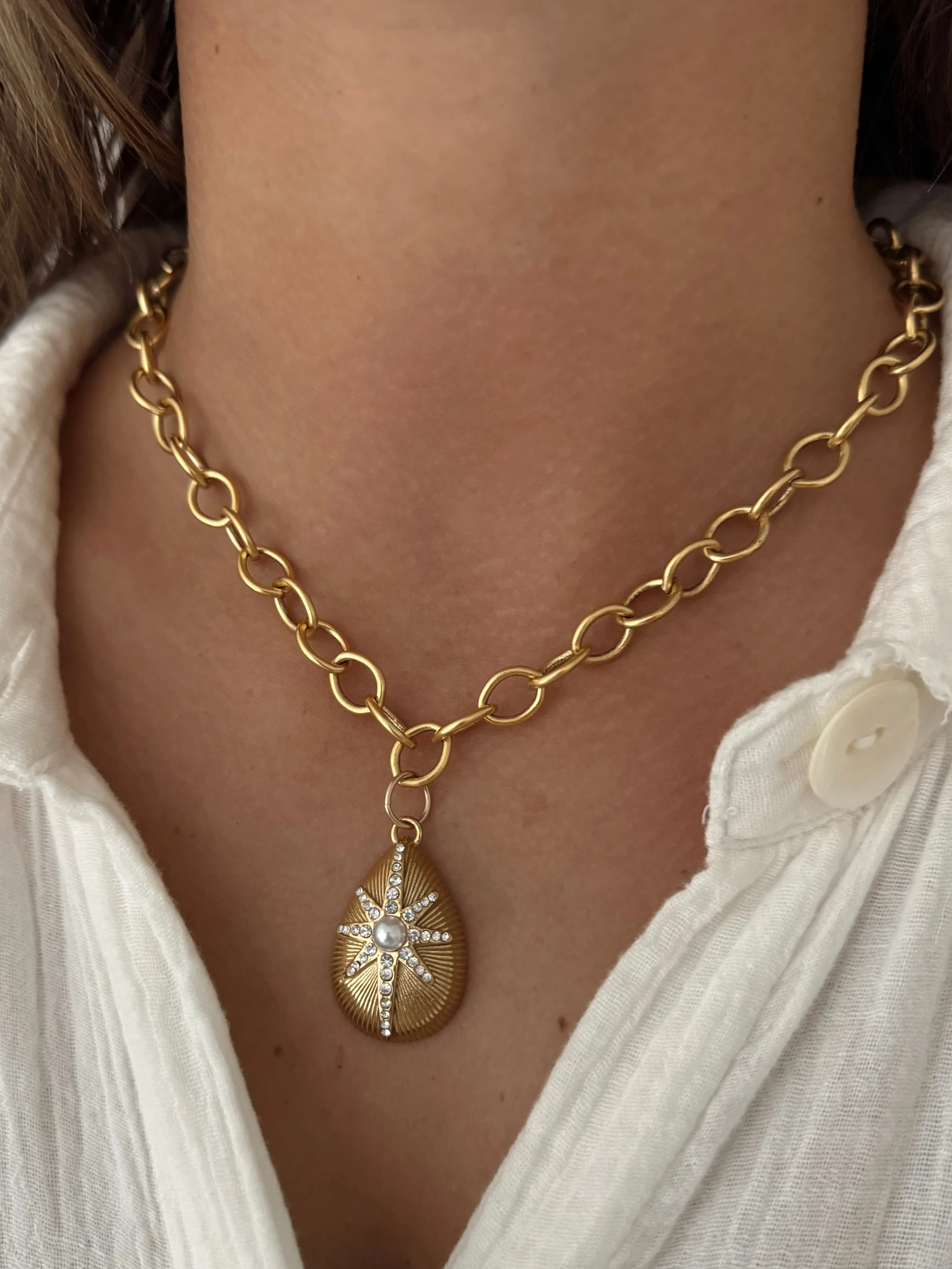 STARBURST NECKLACE