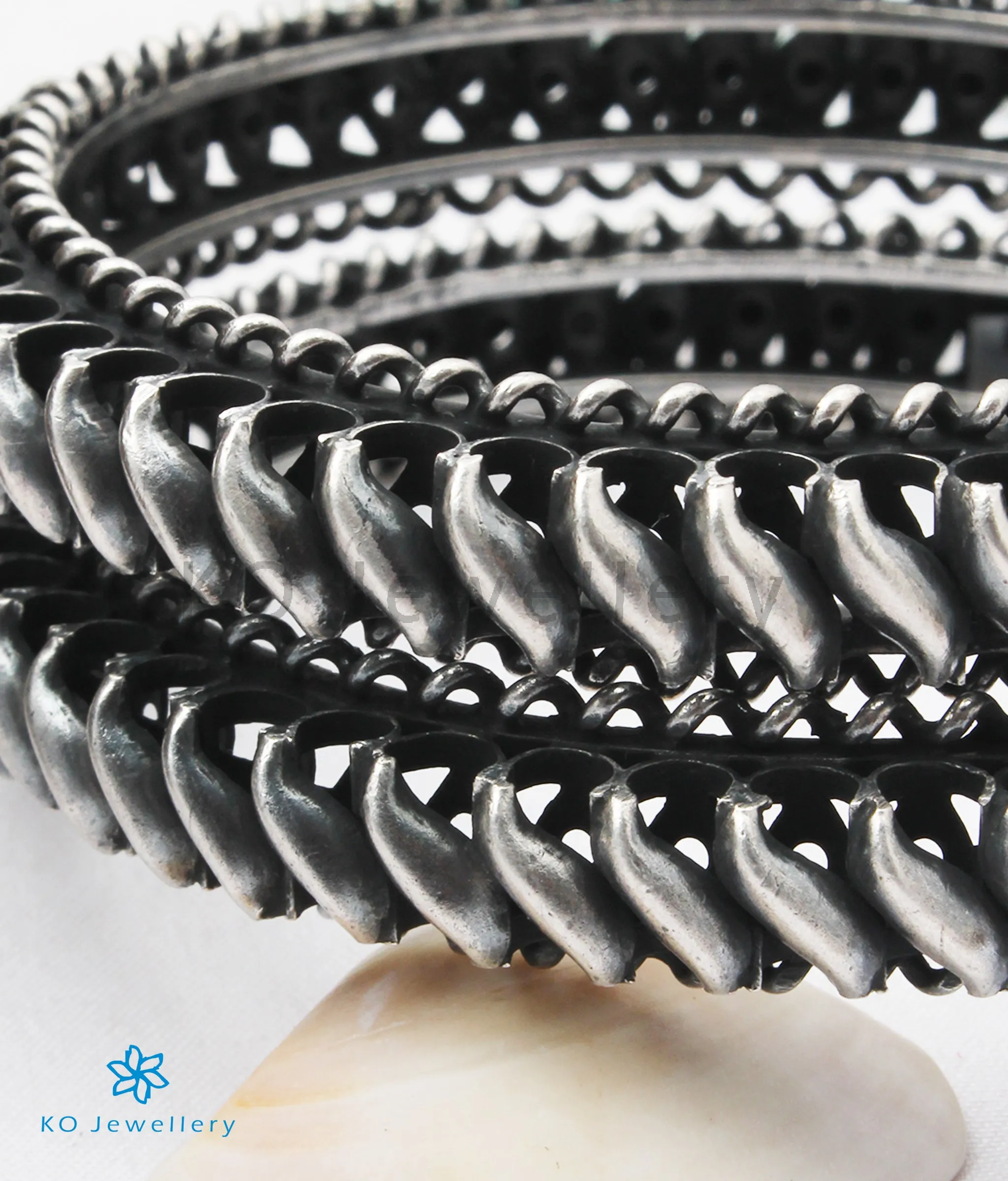 The Anvi Silver Bangle (Oxidised/Size/2.4/2.6/2.8)