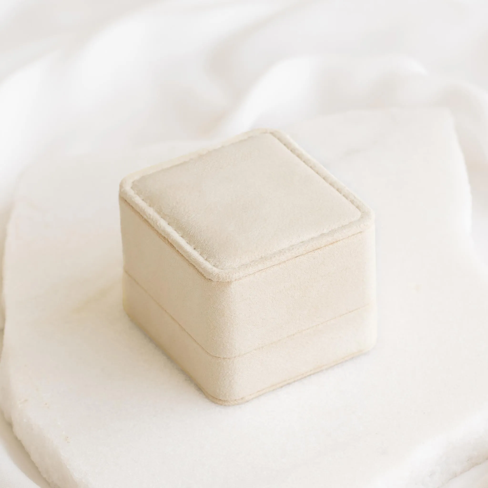 Velvet Drop Earring Box